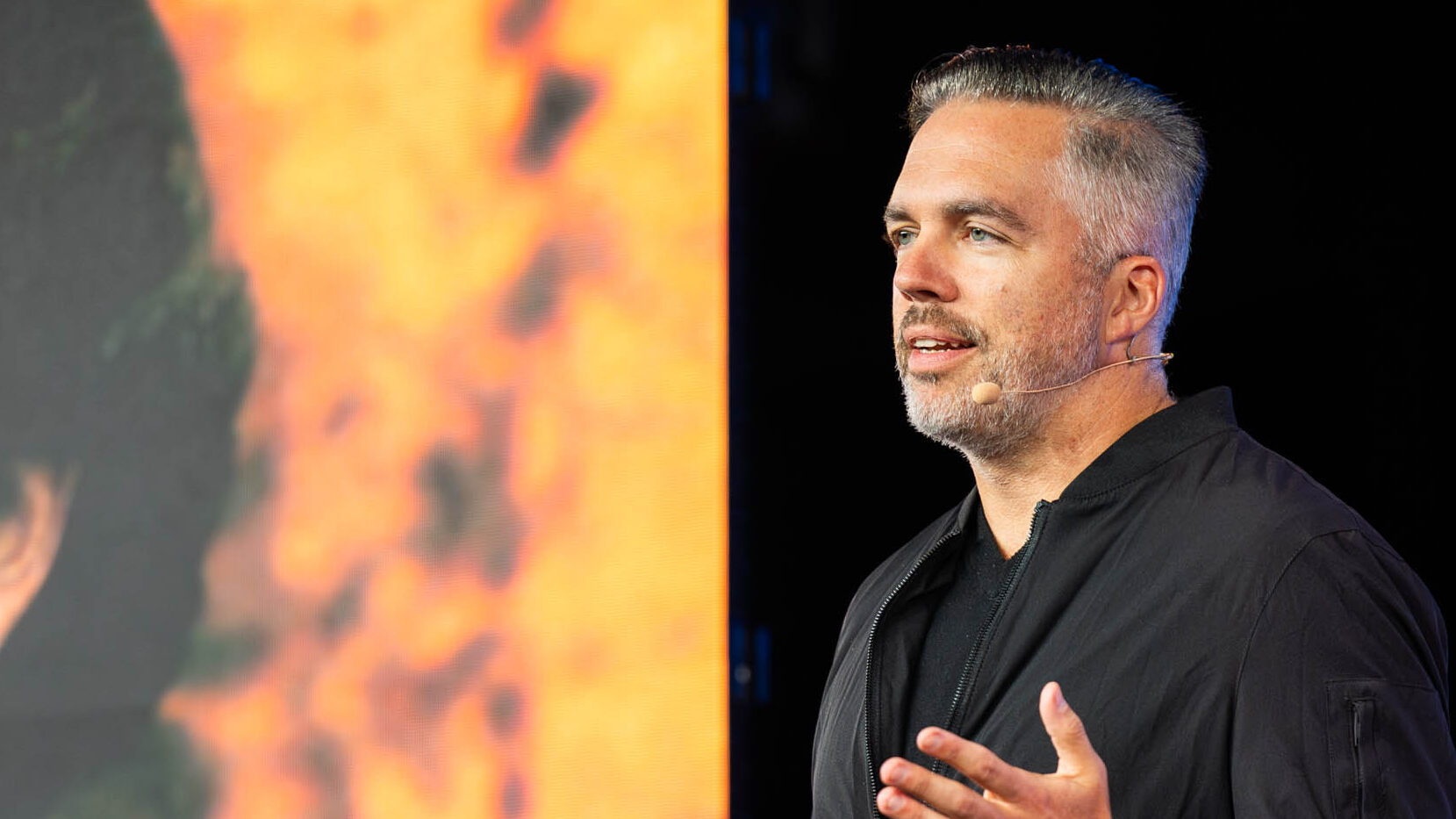 732A4891-Enhanced-NR-web - Showit Clay Hebert speaking to small business owners.